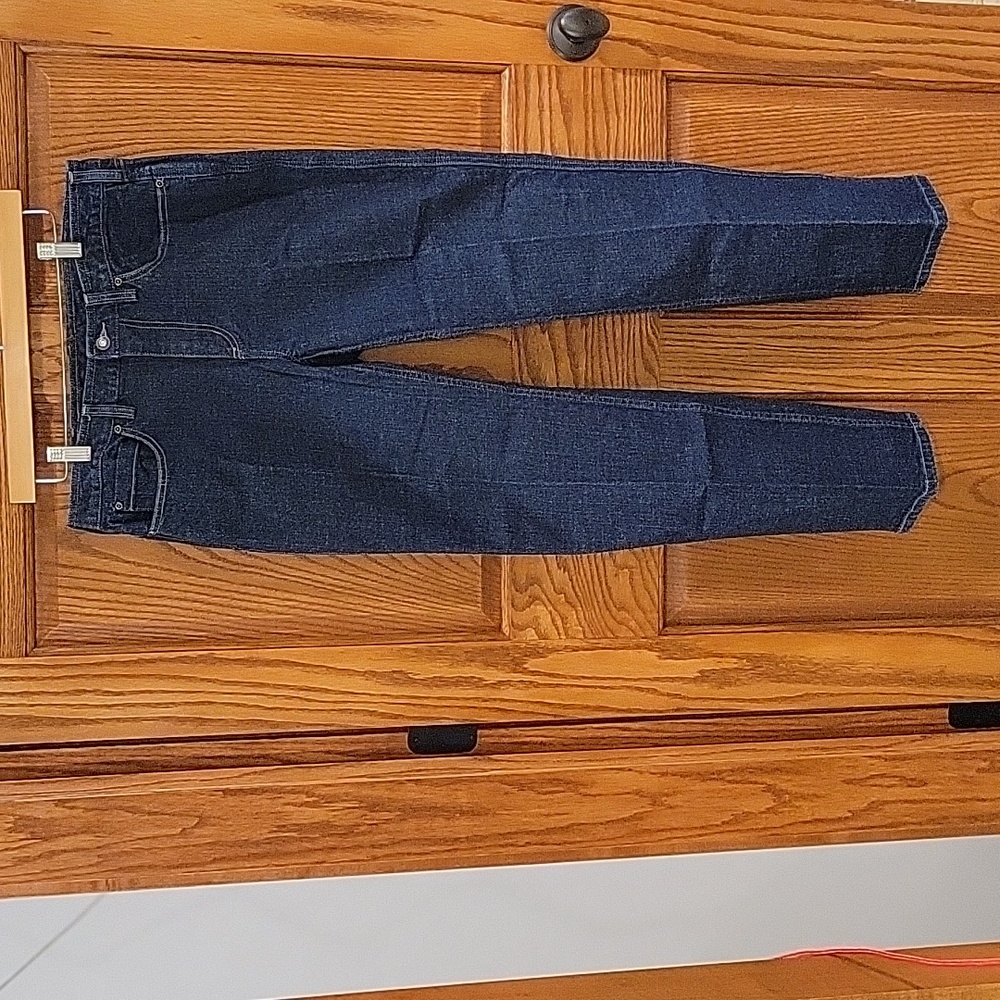 EUC Womens Duluth Trading denim pants in size 12x 31.👖
